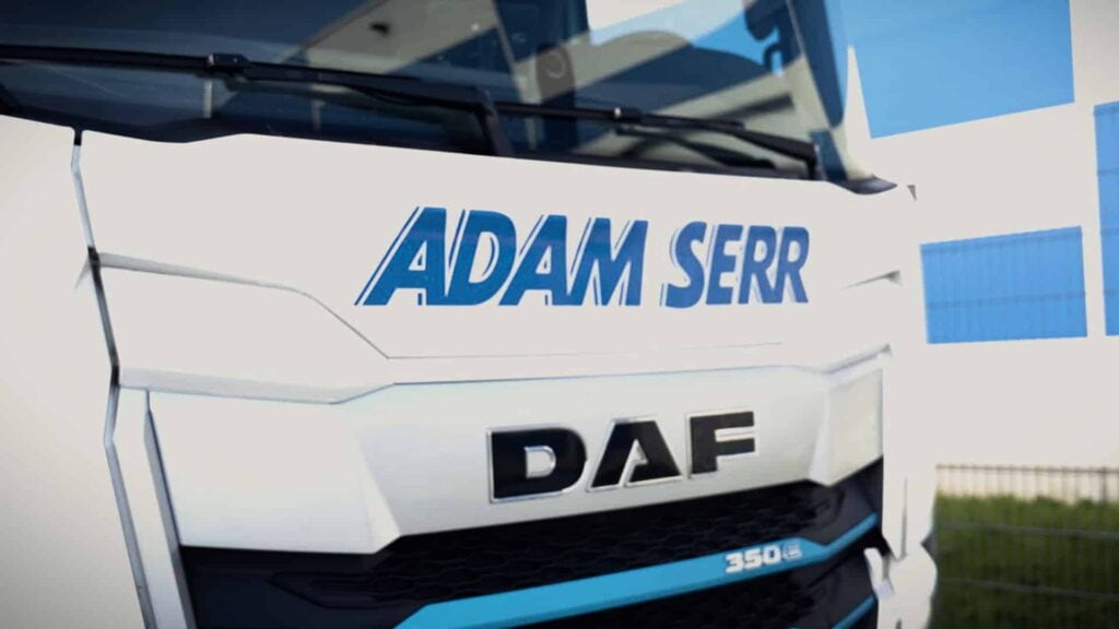 E-LKW mit Adam Serr Logo